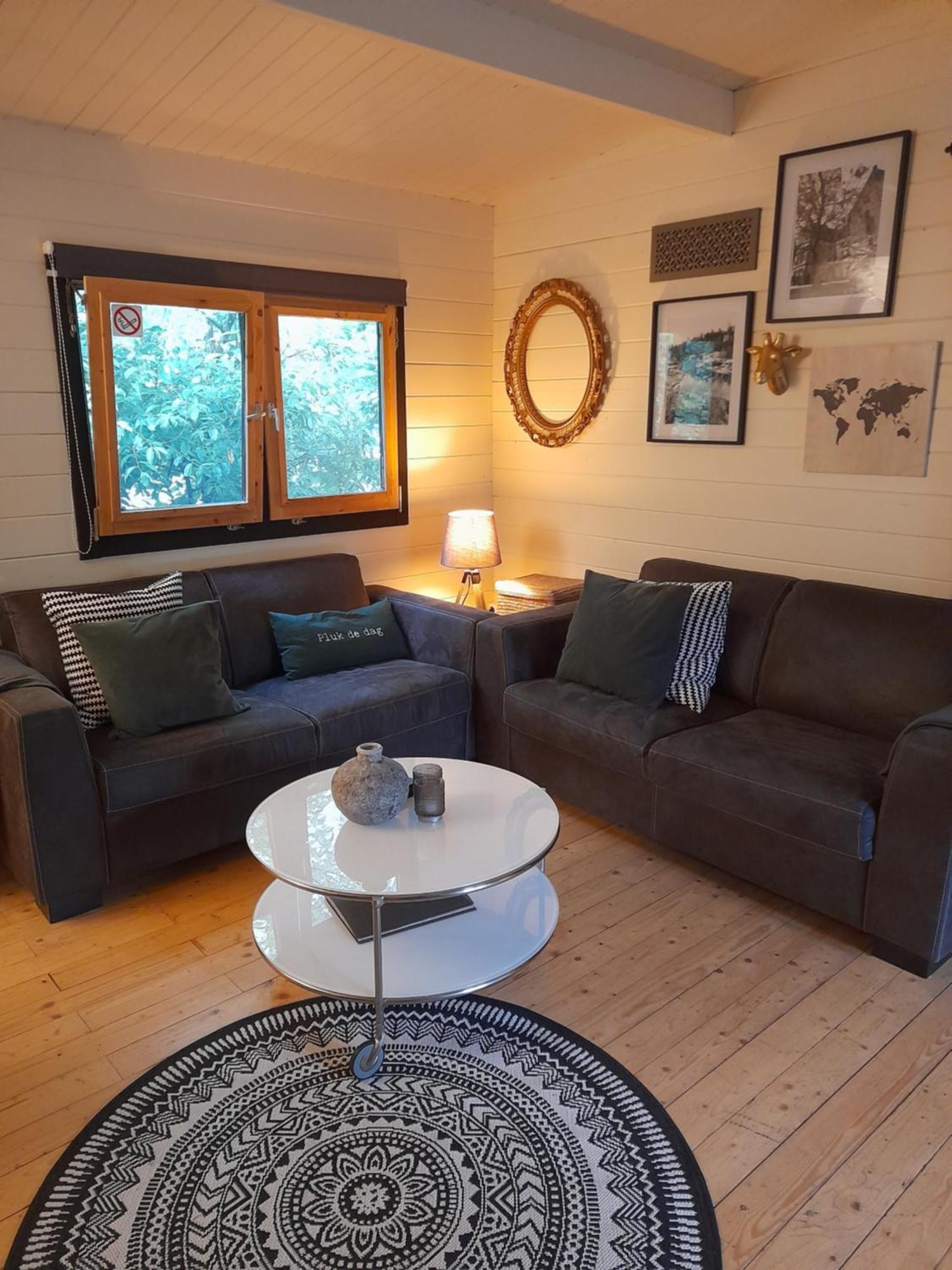 Carpe Diem, Het Ruime Chalet Met Houtkachel Nabij Wildlands Emmen Schoonebeek Oda fotoğraf